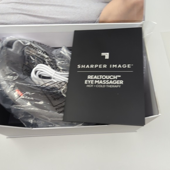 Sharper Image Realtouch Air Compression Massaging Eye Mask Hot & Cold Bluetooth - Picture 13 of 13